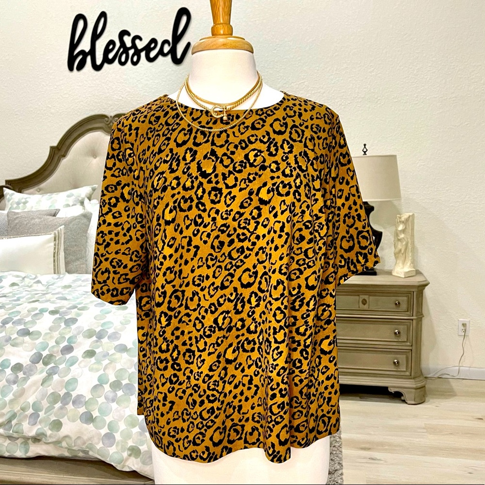 Plus size print top